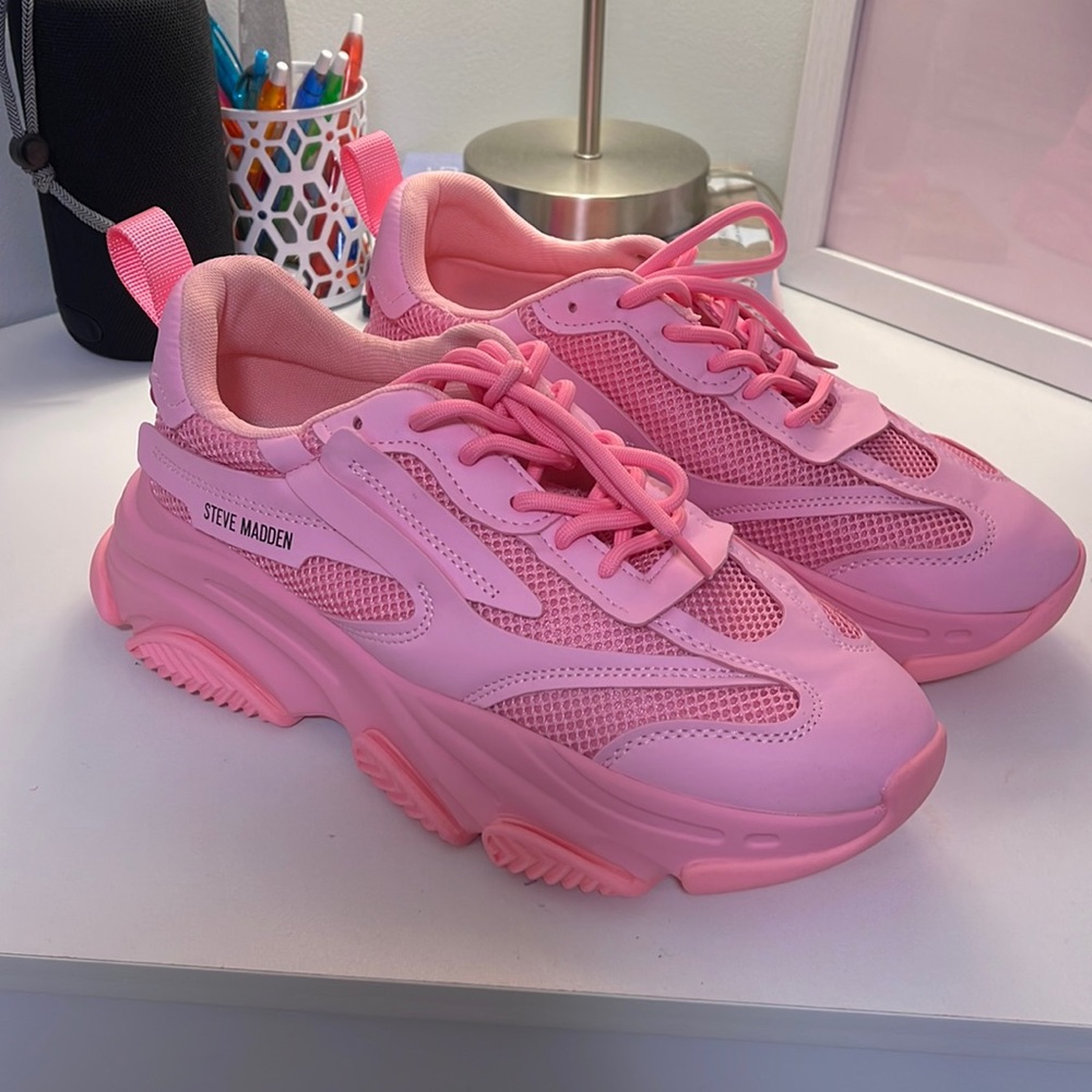 Brand new Steve Madden chunky runners
